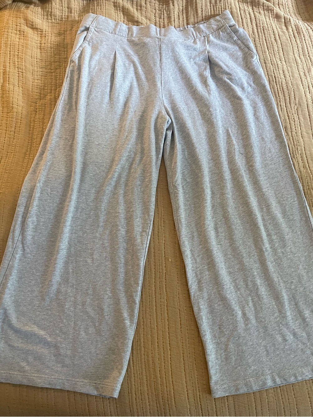 Aerie Light Gray Wide-Leg Sweatpants